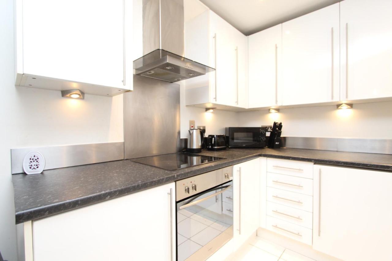 Spacious 1- Bedroom Apartment In E16 Londres Exterior foto