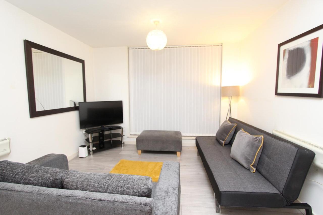 Spacious 1- Bedroom Apartment In E16 Londres Exterior foto